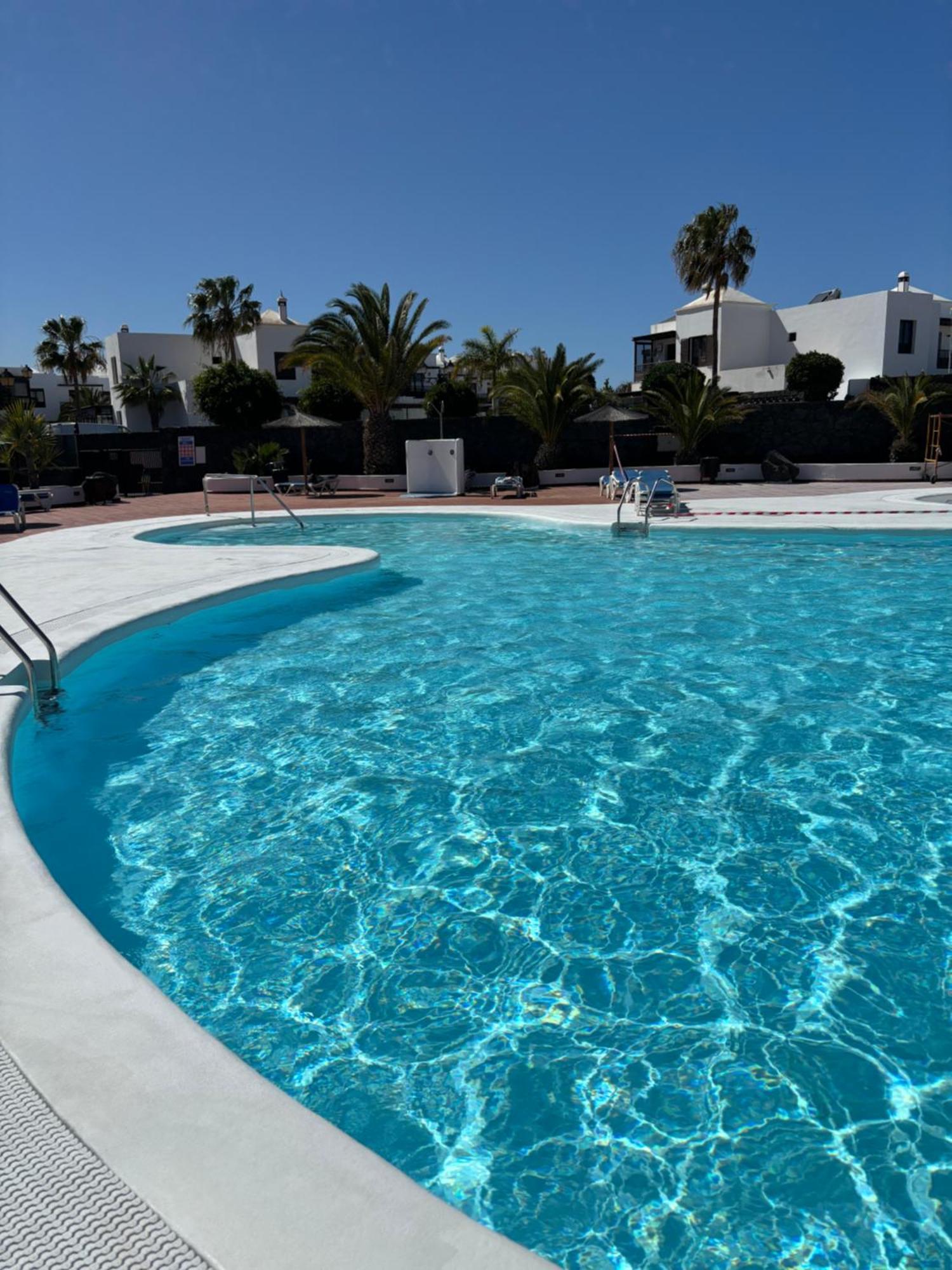 Casa Amplia Y Moderna De 3 Habitaciones En Complejo Con Piscina Costa Teguise Extérieur photo